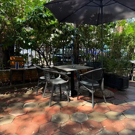 Garden Premium Mali Robit * Golem (Tirana)
